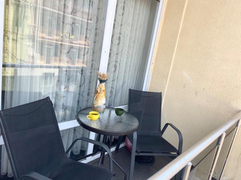 Apartment Vaja Fshavela N16 Batum Dış mekan fotoğraf