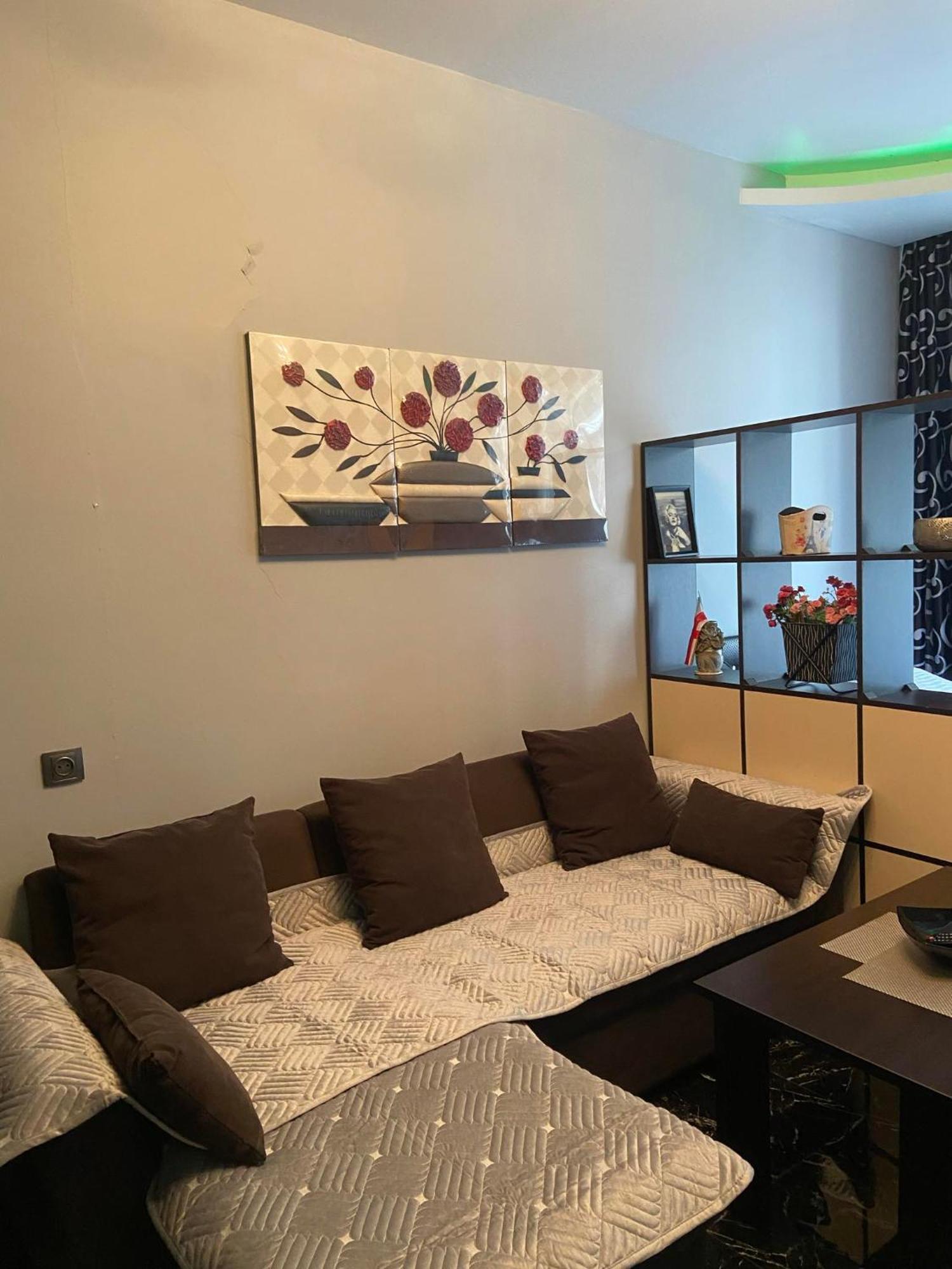 Apartment Vaja Fshavela N16 Batum Dış mekan fotoğraf