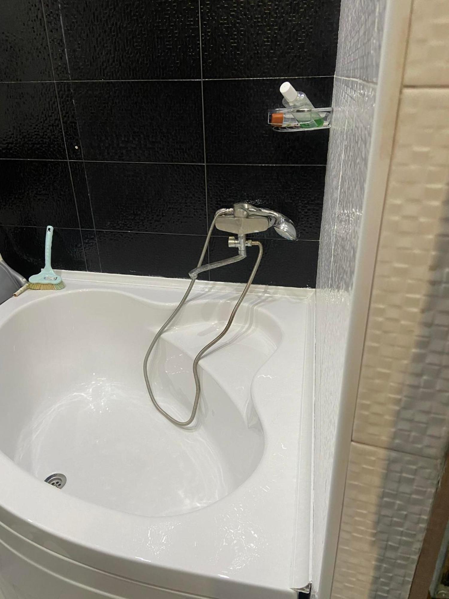 Apartment Vaja Fshavela N16 Batum Dış mekan fotoğraf