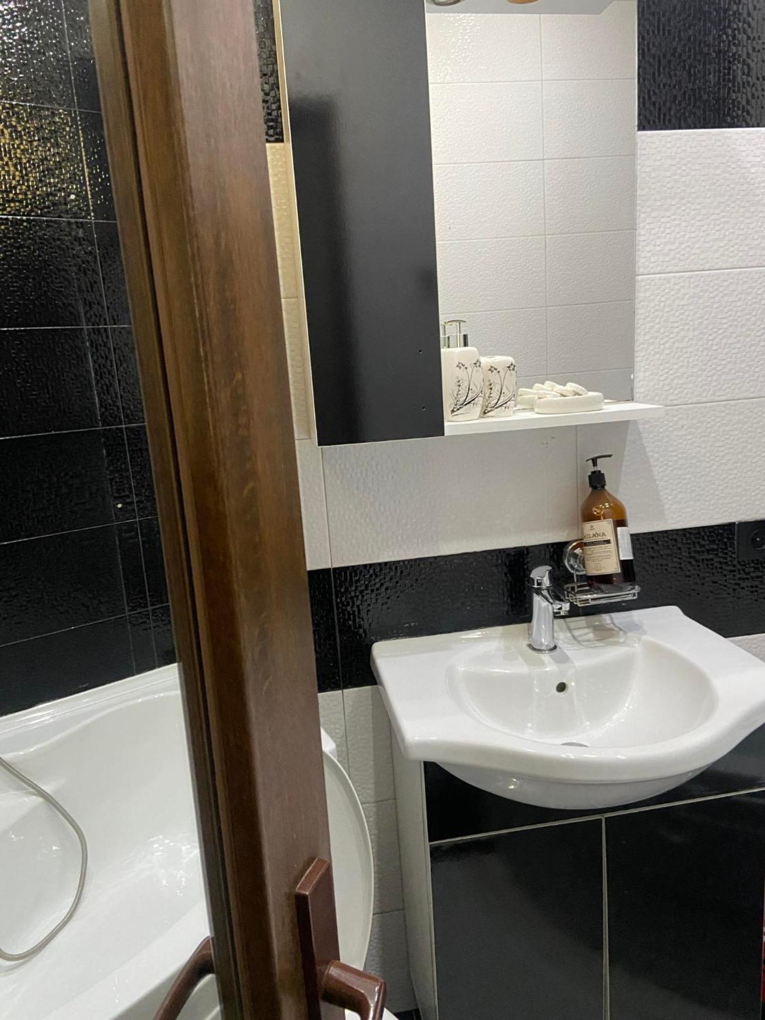 Apartment Vaja Fshavela N16 Batum Dış mekan fotoğraf