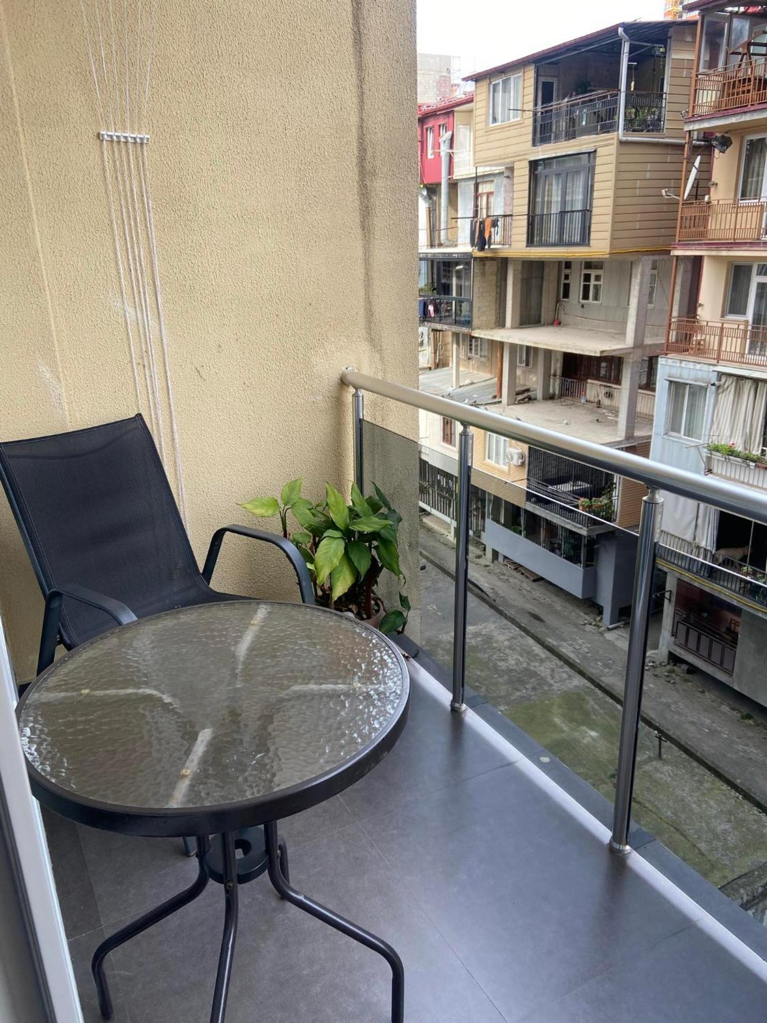 Apartment Vaja Fshavela N16 Batum Dış mekan fotoğraf