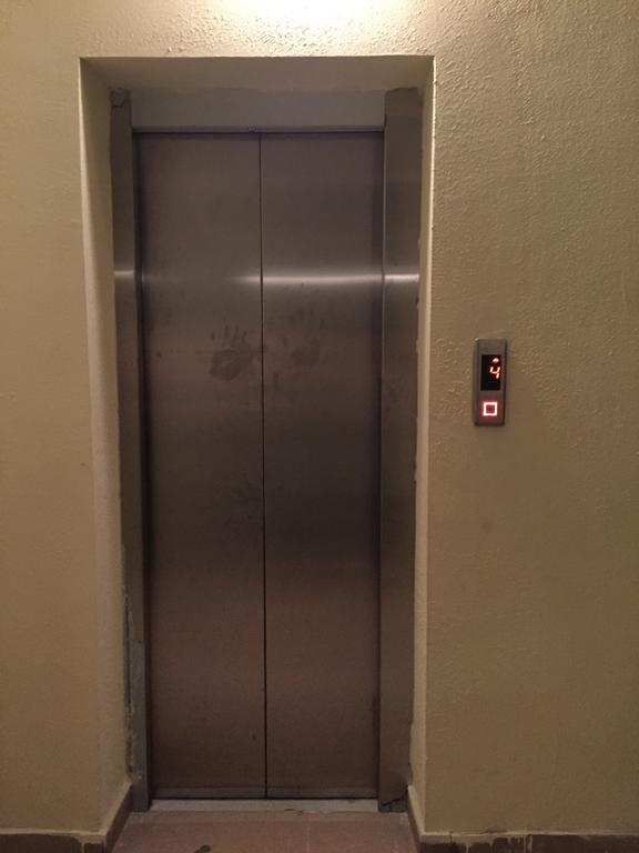 Apartment Vaja Fshavela N16 Batum Oda fotoğraf