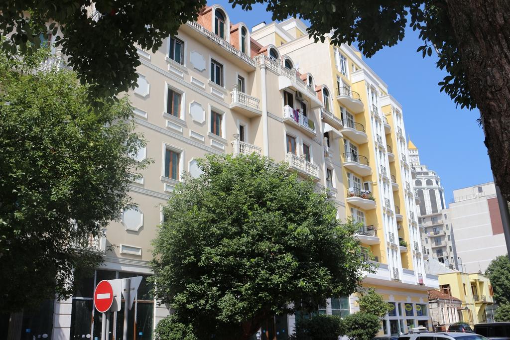 Apartment Vaja Fshavela N16 Batum Dış mekan fotoğraf